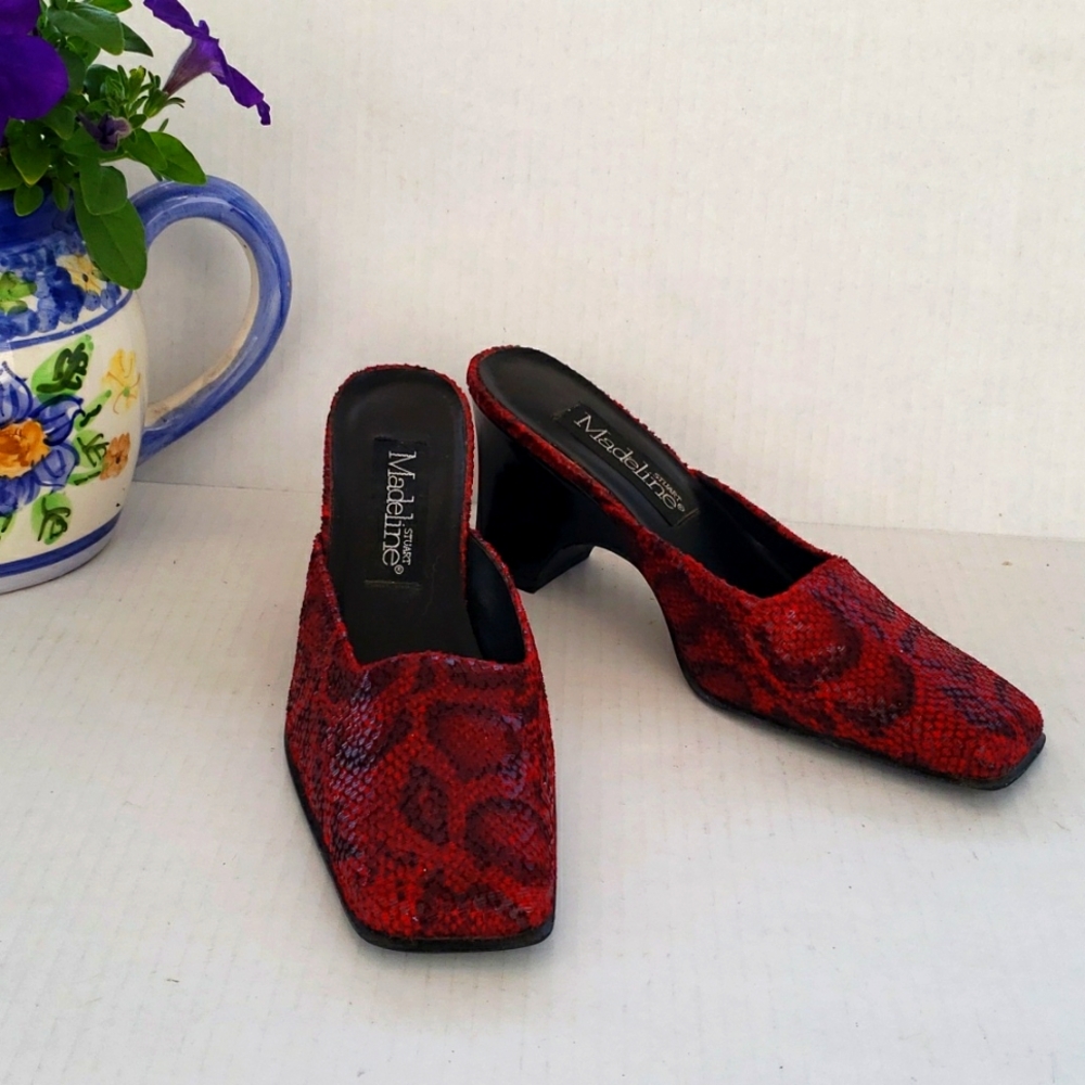 Mule heel red shoes